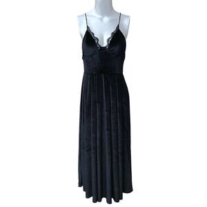 Black Velvet Sleeveless Midi Dress